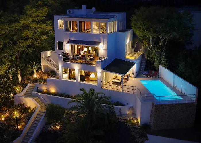 Altavista Amazing View South Oriented Calm Area Ac 2 Minutes Drive And 18 Minutes Walk 빌라 *