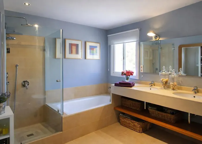 Villa Altavista Amazing View South Oriented Calm Area Ac 2 Minutes Drive And 18 Minutes Walk Sitges