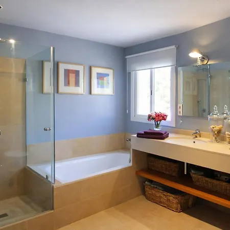 Vila Altavista Amazing View South Oriented Calm Area Ac 2 Minutes Drive And 18 Minutes Walk Sitges
