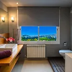 Altavista Amazing View South Oriented Calm Area Ac 2 Minutes Drive And 18 Minutes Walk シッチェス
